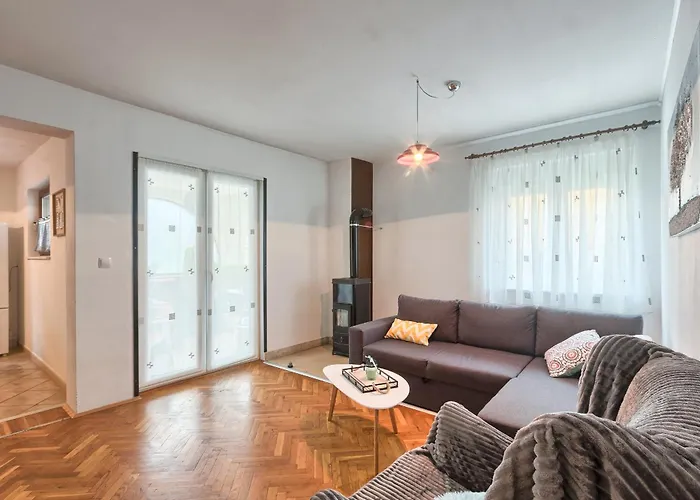 Διαμέρισμα Nina *